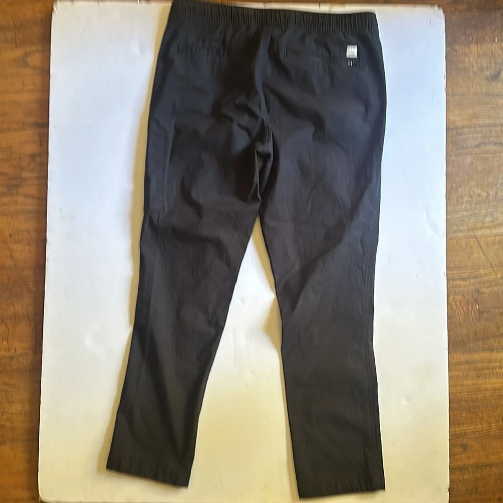 Vuori Ripstop Pants, Large, EUC - Picture 4 of 4